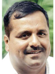 ಕುಟುಂಬ ಸಮೇತ ಸಚಿವ ಖಾದರ್ ಉಮ್ರಾ ಯಾತ್ರೆ