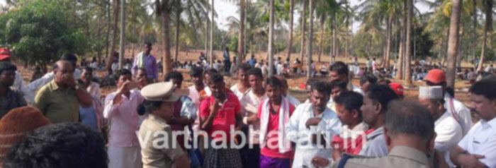 ತುಂಗಭದ್ರ ನೀರಾವರಿ ವಲಯ ಹಂಗಾಮಿ ಕಾರ್ಮಿಕರ ಪಾದಯಾತ್ರೆಯನ್ನುತಡೆದ ಖಾಕಿಪಡೆ