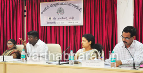 ಡಿಸಿ ಮೇಲಿನ ಹಲ್ಲೆ: ಸೂತ್ರದಾರರ ಬಂಧನಕ್ಕೆ, ಗೂಂಡಾ ಕಾಯ್ದೆಗೆ ಆಗ್ರಹ