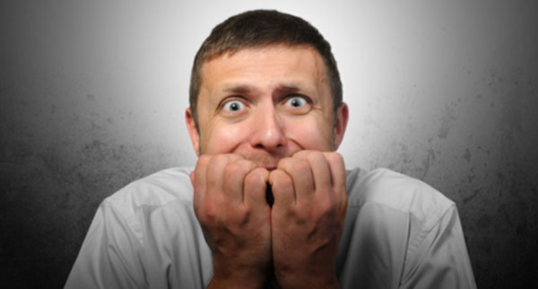 ಮನೆಬಾಗಿಲಿಗೆ ಬಂದ ಅಪಾಯಕಾರಿ ಅತಿಥಿಯನ್ನು ಕಂಡು ಹೌಹಾರಿದರು!