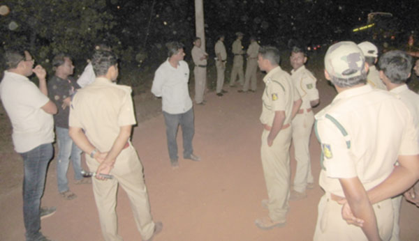 ಜಿಲ್ಲಾಡಳಿತದ ಆದೇಶಕ್ಕೂ ಕ್ಯಾರೇ ಎನ್ನದ ಅರಣ್ಯ ಇಲಾಖೆ: ಬೋರ್ ವೆಲ್ ಗಾಗಿ ಪಟ್ಟು ಹಿಡಿದ ಗ್ರಾಮಸ್ಥರು