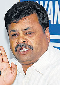 ಕಾಂಗ್ರೆಸ್ ಗೆಲುವಿಗೆ ಒಳ ಒಪ್ಪಂದ ಕಾರಣ : ರೇಣುಕಾಚಾರ್ಯ ಆರೋಪ