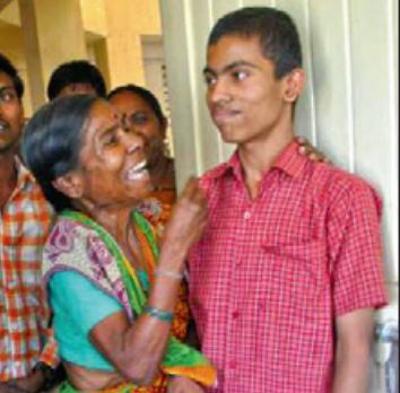 ಕಿವುಡ-ಮೂಕ ಬಾಲಕನನ್ನು ಕುಟುಂಬದೊಂದಿಗೆ ಮರಳಿ ಸೇರಿಸಿದ ಆಧಾರ್!