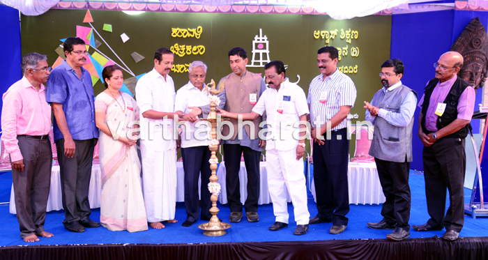 ಕದ್ರಿ ಪಾರ್ಕ್ ರಸ್ತೆಯಲ್ಲಿ ಕಲಾವಿದರ ಕುಂಚ ವೈಭವ!