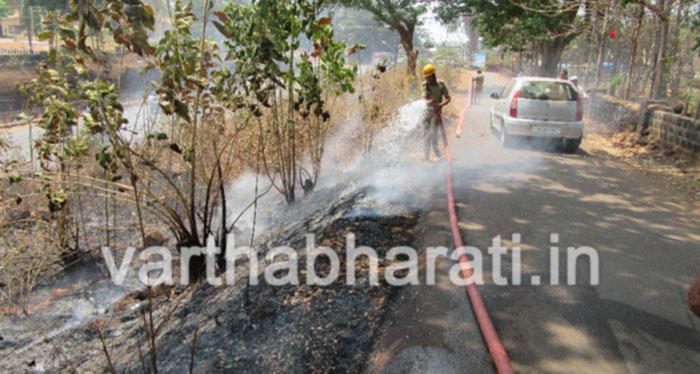 ​ಭಟ್ಕಳ: ಕಾಲೇಜ್ ರಸ್ತೆಯಲ್ಲಿ ಬೆಂಕಿ ಅವಘಡ