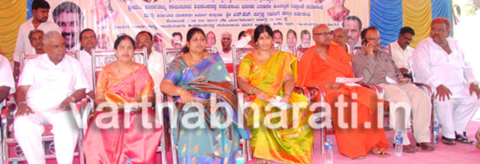 ಮಂದಿರ-ಮಸೀದಿ-ಚರ್ಚ್ ಗಳನ್ನು ಕಟ್ಟುವುದರ ಬದಲು ಮನಸ್ಸುಗಳನ್ನು ಕಟ್ಟಿ:  ಶ್ರೀ ಬಸವಮೂರ್ತಿ ಮಾದಾರ ಚನ್ನಯ್ಯ ಸ್ವಾಮೀಜಿ