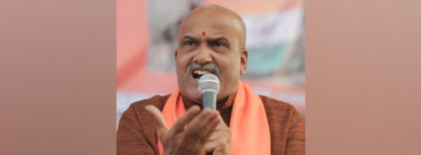 ಪತ್ರಕರ್ತರ ವಿರುದ್ಧವೇ ಹರಿಹಾಯ್ದ ಮುತಾಲಿಕ್ ಬೆಂಬಲಿಗರು