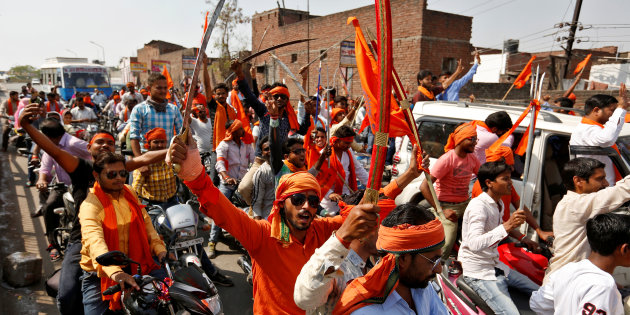 ಆದಿತ್ಯನಾಥ್ ಸಿಎಂ ಆದ ಬಳಿಕ ಯು.ಪಿ.ಯಲ್ಲಿ ಹೆಚ್ಚಾದ ಹಿಂದೂ ಯುವ ವಾಹಿನಿ ಸದಸ್ಯರ ಕಾರುಬಾರು