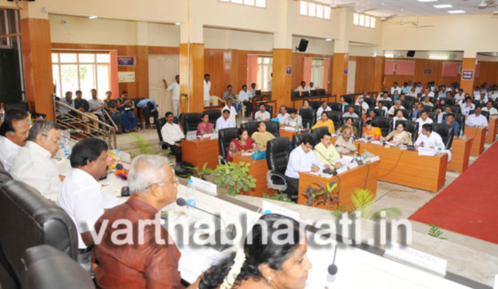 ಅಲ್ಪಸಂಖ್ಯಾತರ ಕಲ್ಯಾಣ ಇಲಾಖೆ ಹಾಗೂ ಅಧೀನದ ನಿಗಮ ಮಂಡಳಿಗಳ ಪ್ರಗತಿ ಪರಿಶೀಲನೆ ಸಭೆ