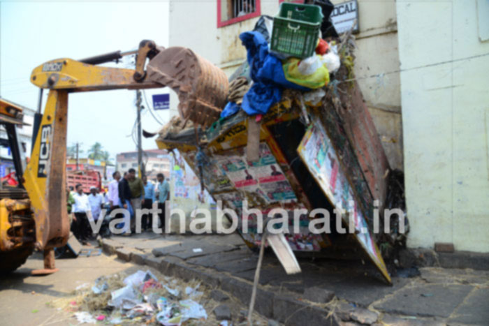ಮಂಗಳೂರು: ಬೀದಿಬದಿ ವ್ಯಾಪಾರಸ್ಥರ ತೆರವು