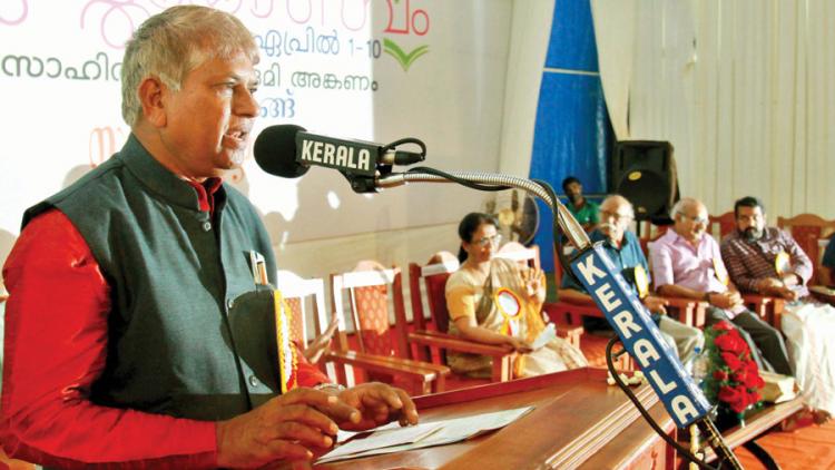 ದನ ಮಾತೆಯೆಂದಾದರೆ ಕತ್ತೆಯನ್ನು ರಾಷ್ಟ್ರಪ್ರಾಣಿ ಮಾಡಿ: ಮರಾಠಿ ಸಾಹಿತಿ ಲಕ್ಷ್ಮಣ್ ಗಾಯಕ್‌ವಾಡ್