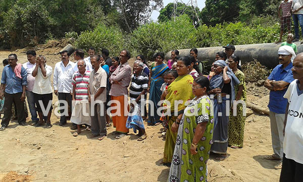 ಪರಿಹಾರ ವಿತರಿಸದೆ ಕಾಮಗಾರಿ: ಪ್ರತಿಭಟನೆ