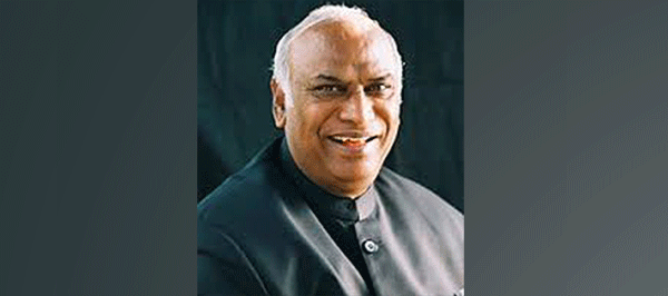 ಆಗಸ್ಟ್‌ನಲ್ಲಿ ​ಕಲಬುರ್ಗಿ-ಬೀದರ್ ಮಾರ್ಗದ ಪರೀಕ್ಷಾರ್ಥ ರೈಲು ಸಂಚಾರ: ಖರ್ಗೆ