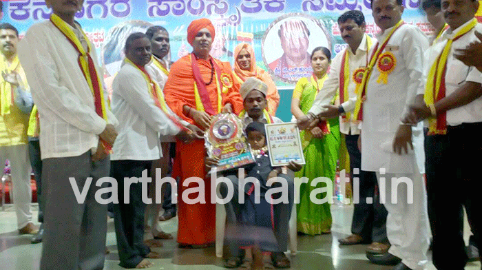 ಶೇಖರ ಅಜೆಕಾರುಗೆ ಕರುನಾಡ ಪದ್ಮಶ್ರೀ ಪ್ರಶಸ್ತಿ