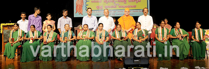 ಮಂಗಳೂರು ವಿವಿಯ 52 ಪೌರಕಾರ್ಮಿಕರಿಗೆ ಸನ್ಮಾನ