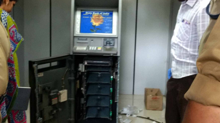 ಎಟಿಎಂ ಒಡೆದು 3.69 ಲಕ್ಷ ರೂ.ದರೋಡೆ!