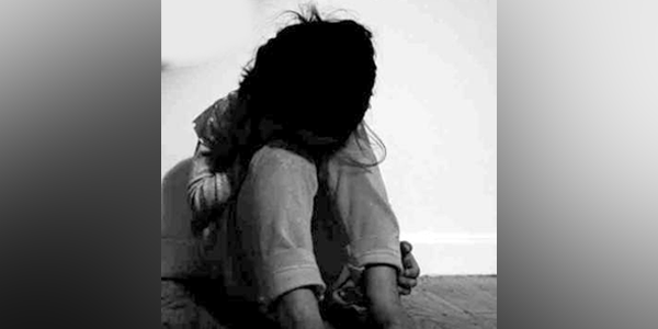 ಹತ್ಯೆಗೀಡಾದ ತಾಯಿಯ ಬಳಿ ರಾತ್ರಿಯಿಡೀ ಕಳೆದ ಬಾಲಕಿ!