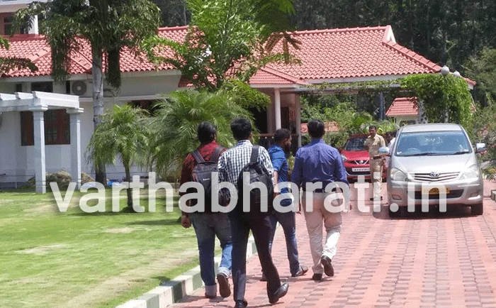 ವಿಭಿನ್ನ ಐಡಿಯಾ ಬಳಸಿ ಚಿದಂಬರಂ ಸಂಬಂಧಿಯ ಸಂಸ್ಥೆಗಳ ಮೇಲೆ ದಾಳಿ ನಡೆಸಿದ ಐಟಿ ಅಧಿಕಾರಿಗಳು