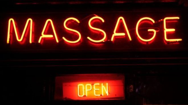 ಮಸಾಜ್‌ಪಾರ್ಲರ್‌ಗಳಿಗೆ ಪೊಲೀಸ್ ದಾಳಿ: ನಾಲ್ವರ ಬಂಧನ