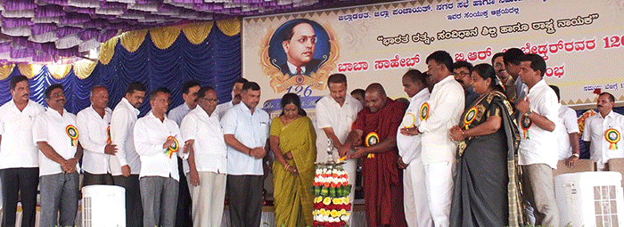 ಅಂಬೇಡ್ಕರ್ ವಿಶ್ವದ ಮಹಾಜ್ಞಾನಿ : ಆರ್. ಧ್ರುವನಾರಾಯಣ