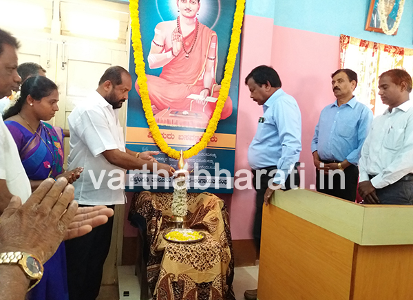 ಬಸವಣ್ಣ ಶ್ರೇಷ್ಠ ವಿಶ್ವಗುರುಗಳು: ಮುಗುಳಿ ನಾರಾಯಣ ರಾವ್