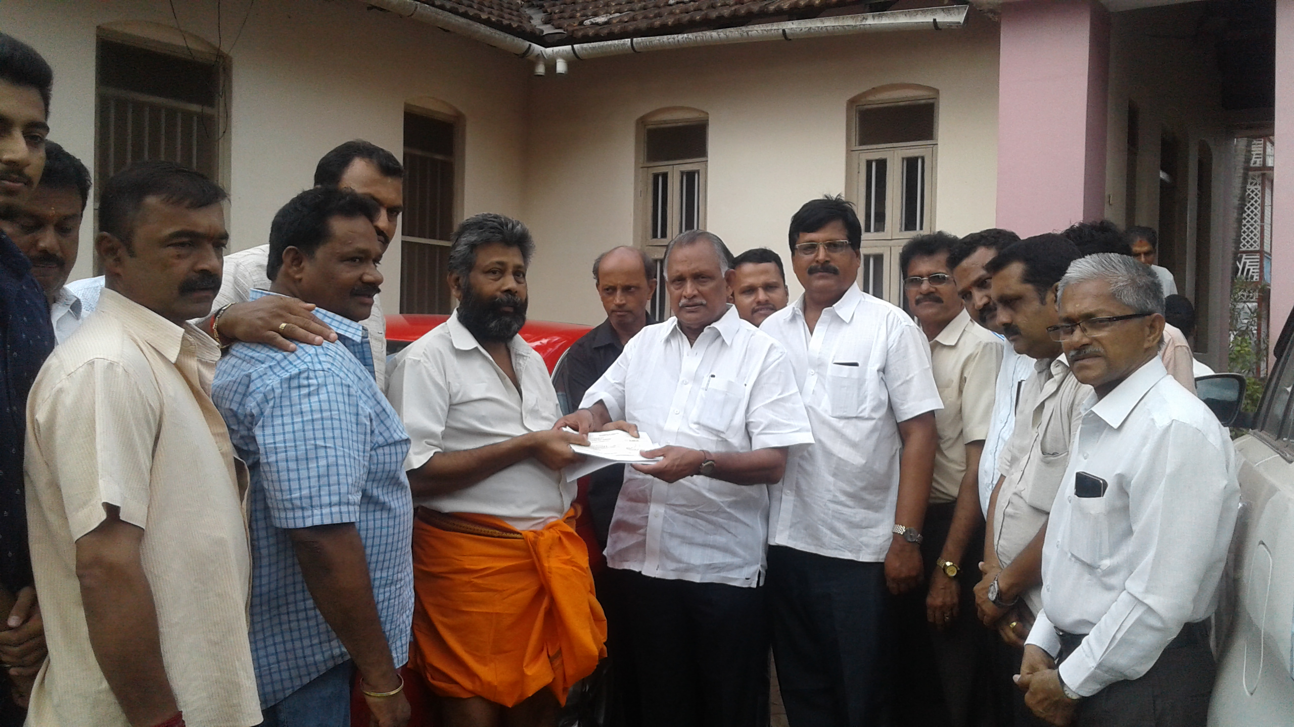 ಸಿಎಂ ನೆರವಿನ ಚೆಕ್ ಹಸ್ತಾಂತರ