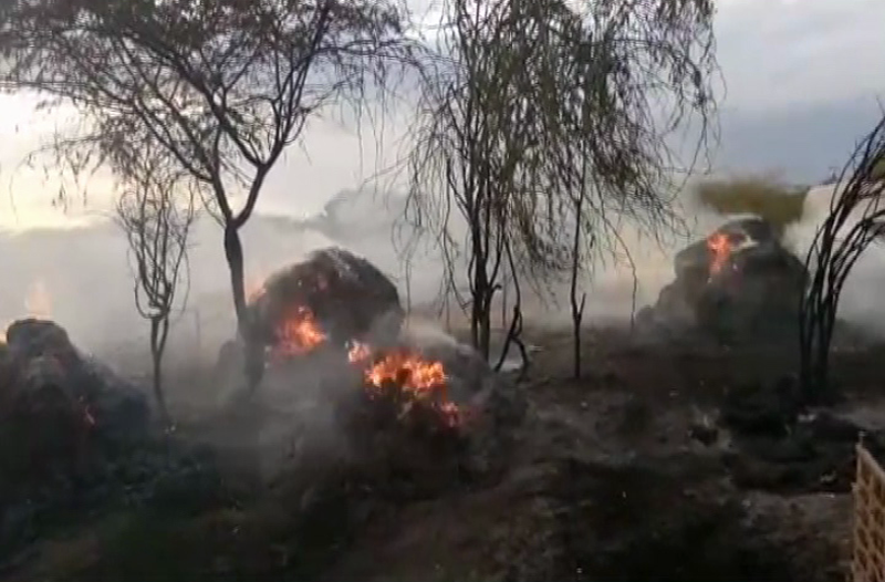 ಹಂಚಿನಾಳದಲ್ಲಿ ಬೆಂಕಿ ದುರಂತ ; 25 ಮನೆಗಳು ಭಸ್ಮ