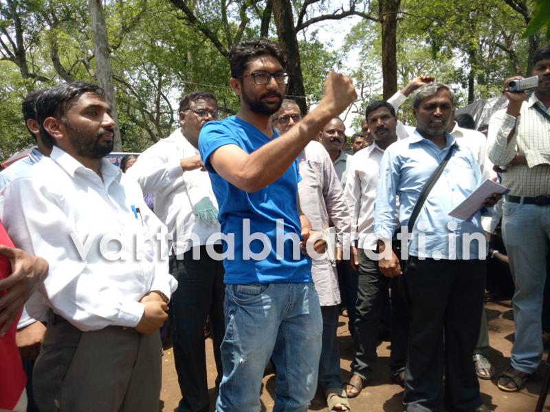 ನಿರಾಶ್ರಿತರಿಗೆ ದಿಡ್ಡಳ್ಳಿಯಲ್ಲೇ ಭೂಮಿ ನೀಡಬೇಕು: ಜಿಗ್ನೇಶ್ ಮೆವಾನಿ