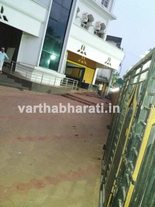 ಕಾಟಿಪಳ್ಳ ಜುಮಾ ಮಸೀದಿಗೆ ಬೀರ್ ಬಾಟಲಿ ಎಸೆತ