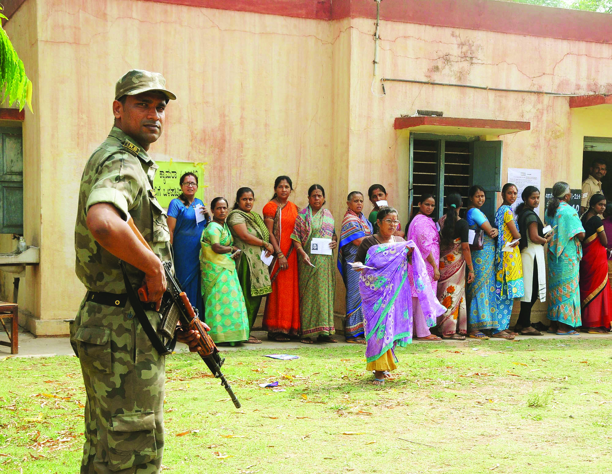 ನಂಜನಗೂಡು ಶೇ.77, ಗುಂಡ್ಲುಪೇಟೆ ಶೇ.78 ಮತದಾನ