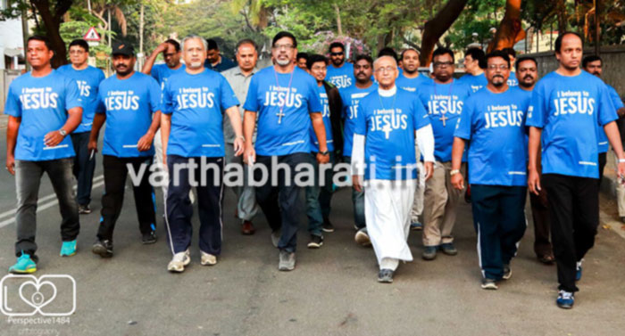 Archbishop Walks 3km with 1,600 Christians after flagging off Salvation Run