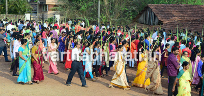ಮಂಗಳೂರಿನಾದ್ಯಂತ ಸಂಭ್ರಮದ ಗರಿಗಳ ರವಿವಾರ