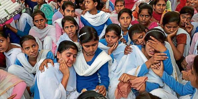 ಹರಿಯಾಣ: ಬೀದಿ ಕಾಮಣ್ಣರ ಕೀಟಲೆ ವಿರೋಧಿಸಿ ಅನ್ನ ಸತ್ಯಾಗ್ರಹಕ್ಕಿಳಿದ 80 ವಿದ್ಯಾರ್ಥಿನಿಯರು