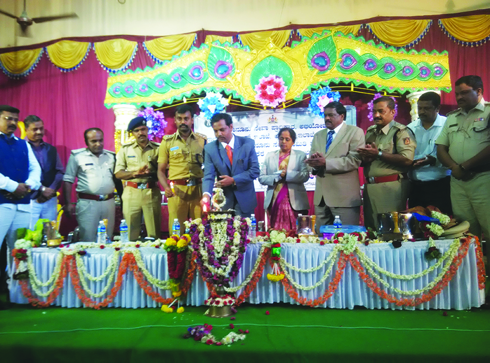 ​ದುಷ್ಟಶಕ್ತಿ ದಮನವಾದಾಗ ಉತ್ತಮ ಸಮಾಜ ನಿರ್ಮಾಣ: ನ್ಯಾ.ವಸ್ತ್ರಮಠ