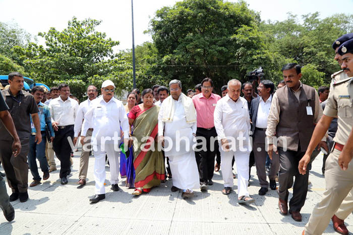 50 ರಸ್ತೆಗಳನ್ನು ಟೆಂಡರ್ ಶ್ಯೂರ್ ಮಾದರಿಯಲ್ಲಿ ಅಭಿವೃದ್ಧಿ: ಸಿದ್ದರಾಮಯ್ಯ