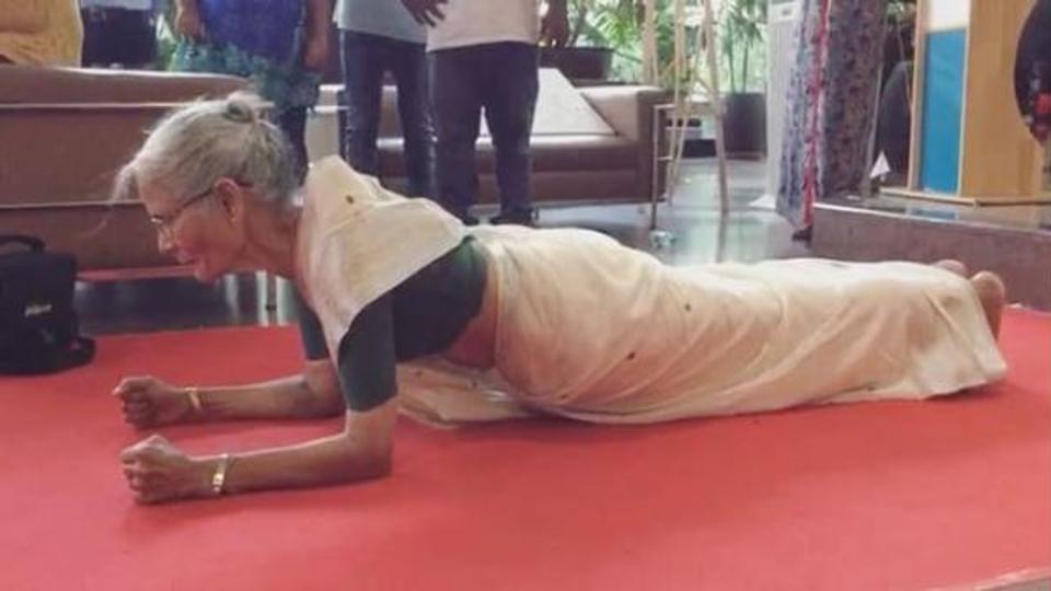 ಈ  ಅಜ್ಜಿಯ ವ್ಯಾಯಾಮ ವೀಡಿಯೊ ಒಮ್ಮೆ ನೋಡಿದರೆ , ಮತ್ತೊಮ್ಮೆ ನೋಡುವಿರಿ, ಮಗದೊಮ್ಮೆ ನೋಡುವಿರಿ.