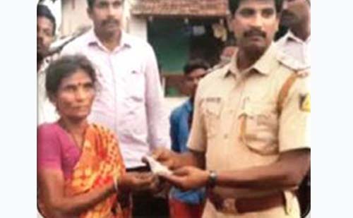 ಮನೆ ಕಟ್ಟಲೆಂದು ಭೂಮಿ ಅಗೆದಾಗ ಅಲ್ಲಿದ್ದವು 465 ಚಿನ್ನದ ನಾಣ್ಯಗಳು