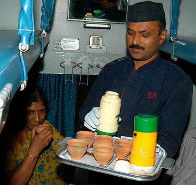 100 ಗ್ರಾಂ ಮೊಸರಿಗೆ 972 ರೂ., ಲೀಟರ್ ಎಣ್ಣೆಗೆ  1,241 ರೂ. ಕೊಟ್ಟ ರೈಲ್ವೆ ಅಧಿಕಾರಿಗಳು  !