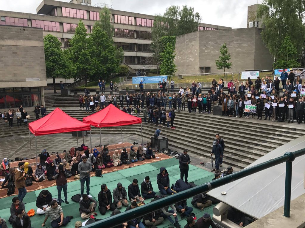 ಬ್ರಿಟನ್ ವಿಶ್ವವಿದ್ಯಾನಿಲಯದಿಂದ ಮುಸ್ಲಿಮ್ ಪ್ರಾರ್ಥನಾ ಸ್ಥಳ ತೆರವು: ವಿದ್ಯಾರ್ಥಿಗಳಿಂದ ಪ್ರತಿಭಟನೆ