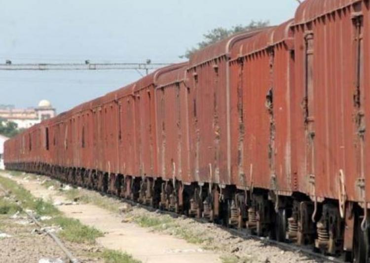 ಹಳಿ ತಪ್ಪಿದ ಗೂಡ್ಸ್ ರೈಲು: ಅದಮಾರು ರೈಲ್ವೆ ಗೇಟ್ ಬಳಿ ಘಟನೆ