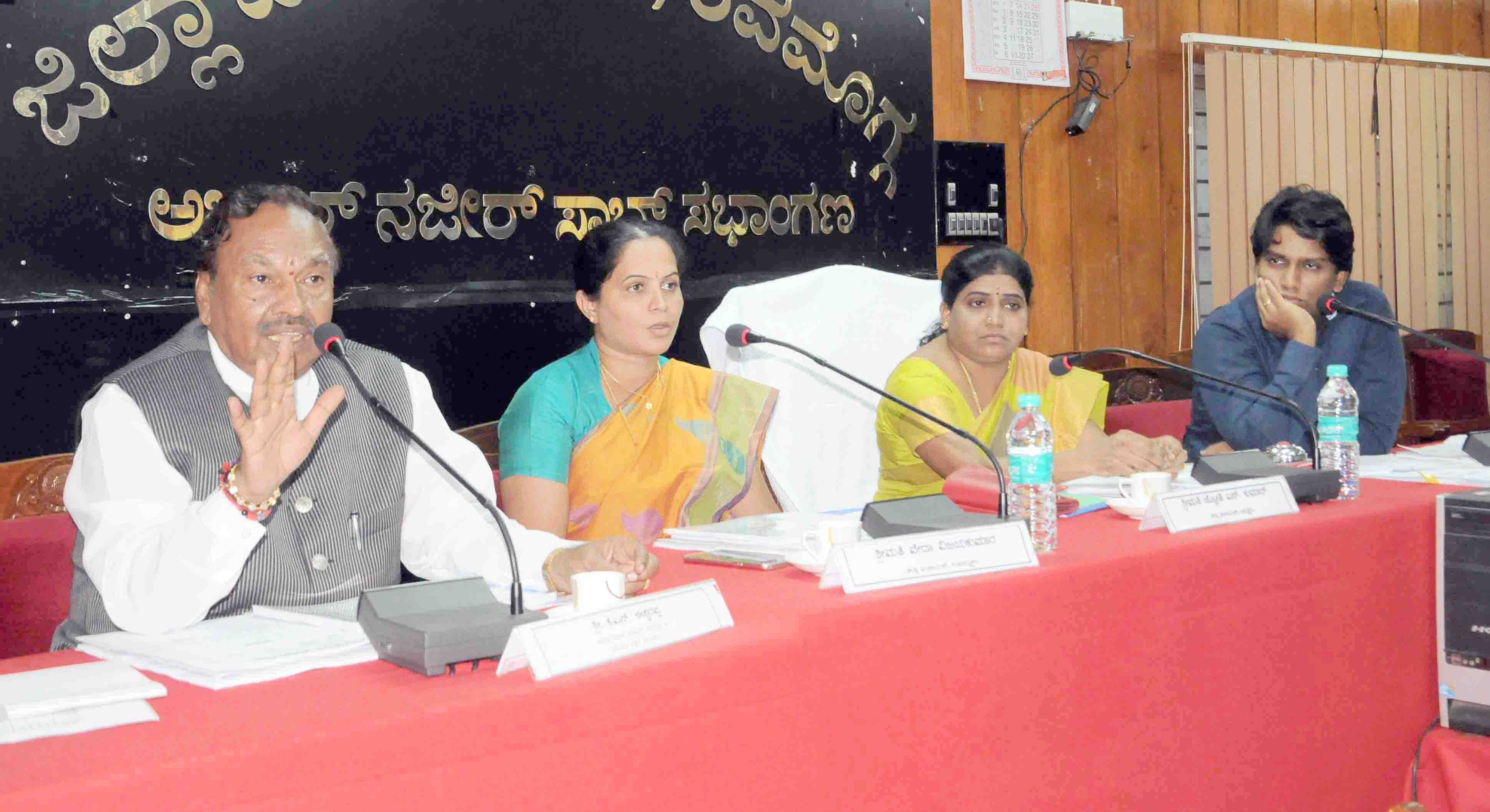 ​ಸಭೆಗೆ ಡಿಸಿ, ಎಸ್ಪಿ ಗೈರು: ಈಶ್ವರಪ್ಪಗರಂ