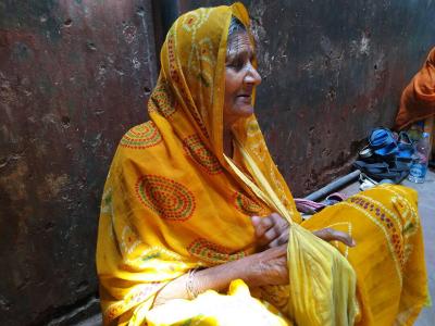 ಜೀವಮಾನದ ಉಳಿತಾಯ 40 ಲಕ್ಷ ರೂ.ನ್ನು ಗೋಶಾಲೆ ಕಟ್ಟಲು ದಾನ ನೀಡಿದ ವೃದ್ಧೆ ಪೂಲ್ವತಿ