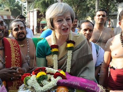 ತೆರೇಸಾ ಬೆಂಬಲಿಗರಿಂದ ಹಿಂದಿಯಲ್ಲಿ ಚುನಾವಣಾ ಪ್ರಚಾರ ಹಾಡು