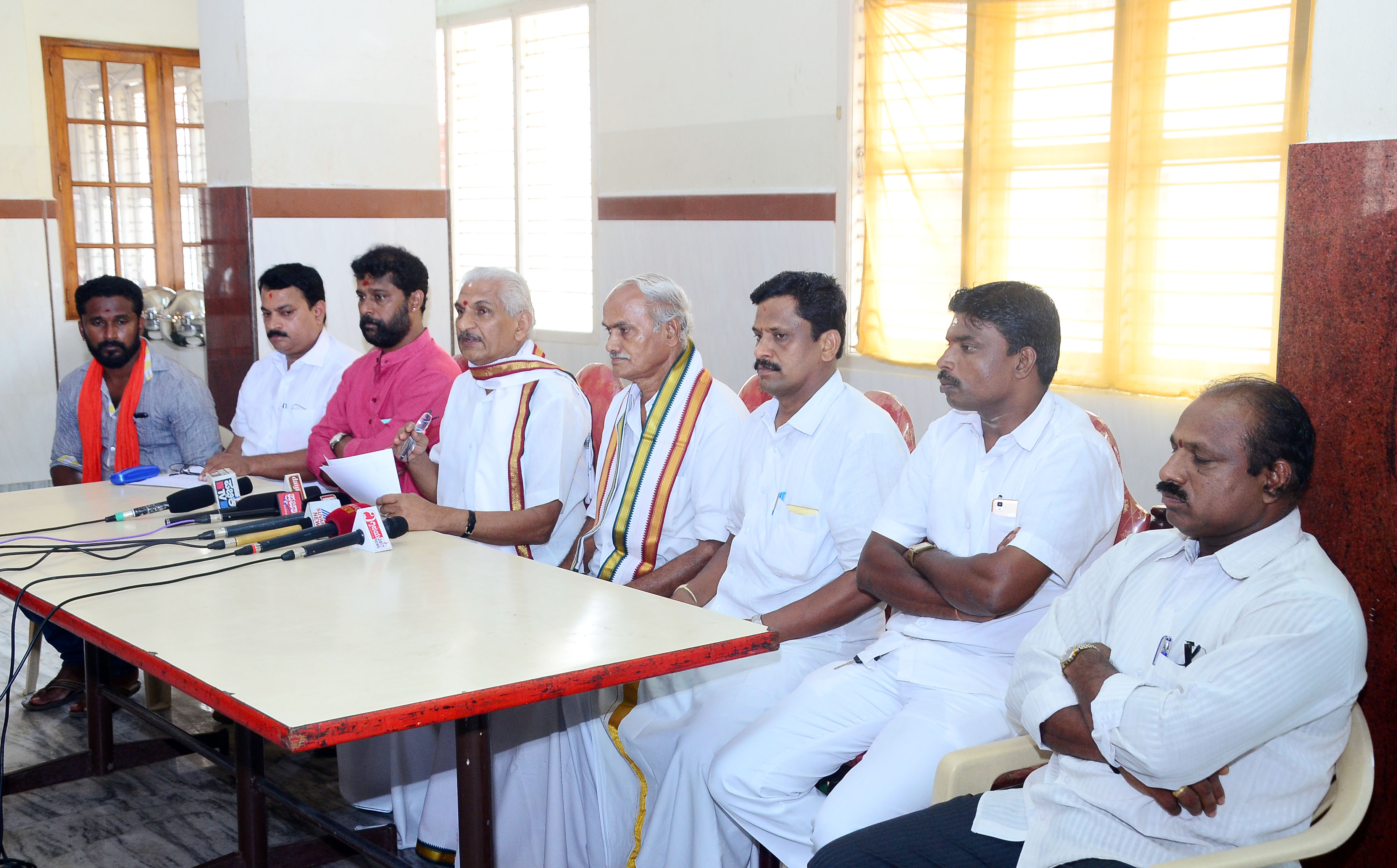 ನೈಜ ಘಟನೆ ತಿರುಚಿದ ಪೊಲೀಸರು: ಕಲ್ಲಡ್ಕ ಪ್ರಭಾಕರ ಭಟ್ ಆರೋಪ