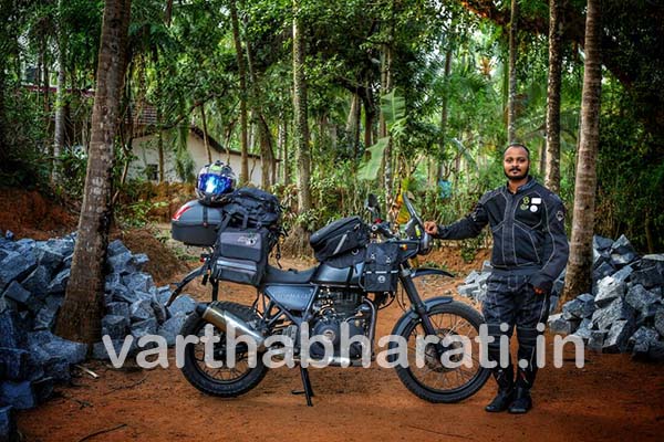 ದೇಶದ ವಿವಿಧ ರಾಜ್ಯಗಳ ಸಾಕ್ಷ್ಯಚಿತ್ರಕ್ಕೆ ಬೈಕ್‌ನಲ್ಲಿ ಹೊರಟ ಯುವಕ