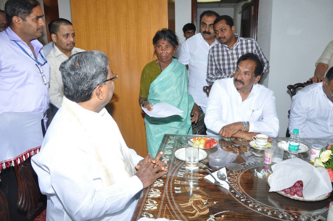 ದಿಲ್ಲಿಯಲ್ಲಿ ಸಿಎಂಗೆ ರಾಜ್ಯದ ಮಹಿಳೆಯ ಮನವಿ