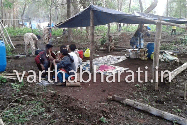 ದಿಡ್ಡಳ್ಳಿ: ತೆರವುಗೊಳಿಸಿದ ಜಾಗದಲ್ಲೇ ಮತ್ತೆ ಗುಡಿಸಲು ನಿರ್ಮಿಸಿದ ಆದಿವಾಸಿಗಳು