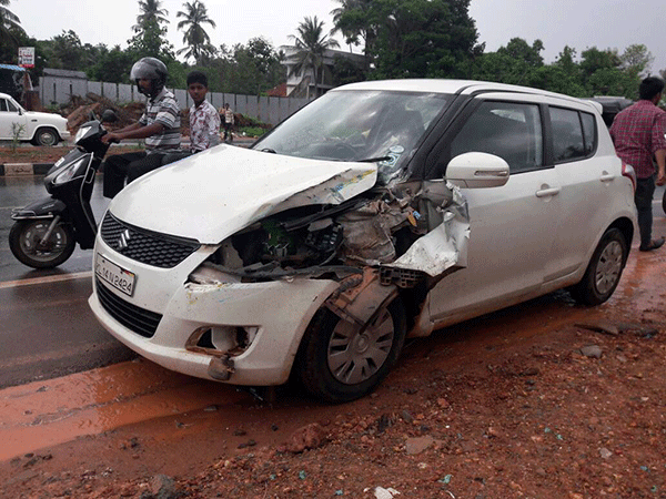 ಕುಂಪಲ: ಶಾಲಾ ಬಸ್ಸಿಗೆ ಕಾರು ಢಿಕ್ಕಿ