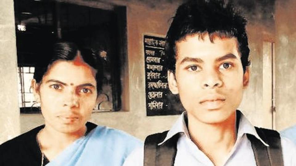 12ನೇ ತರಗತಿ ಬೋರ್ಡ್ ಪರೀಕ್ಷೆಯಲ್ಲಿ ಪಾಸಾದ ತಾಯಿ, ಮಗ: ಅಪ್ಪ ಮಾತ್ರ ಫೇಲ್