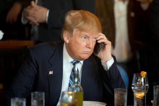 ನಿಮಗೆ ಅಮೆರಿಕಾ ಅಧ್ಯಕ್ಷ ಟ್ರಂಪ್ ರ ಮೊಬೈಲ್ ನಂಬರ್ ಬೇಕಾ ?